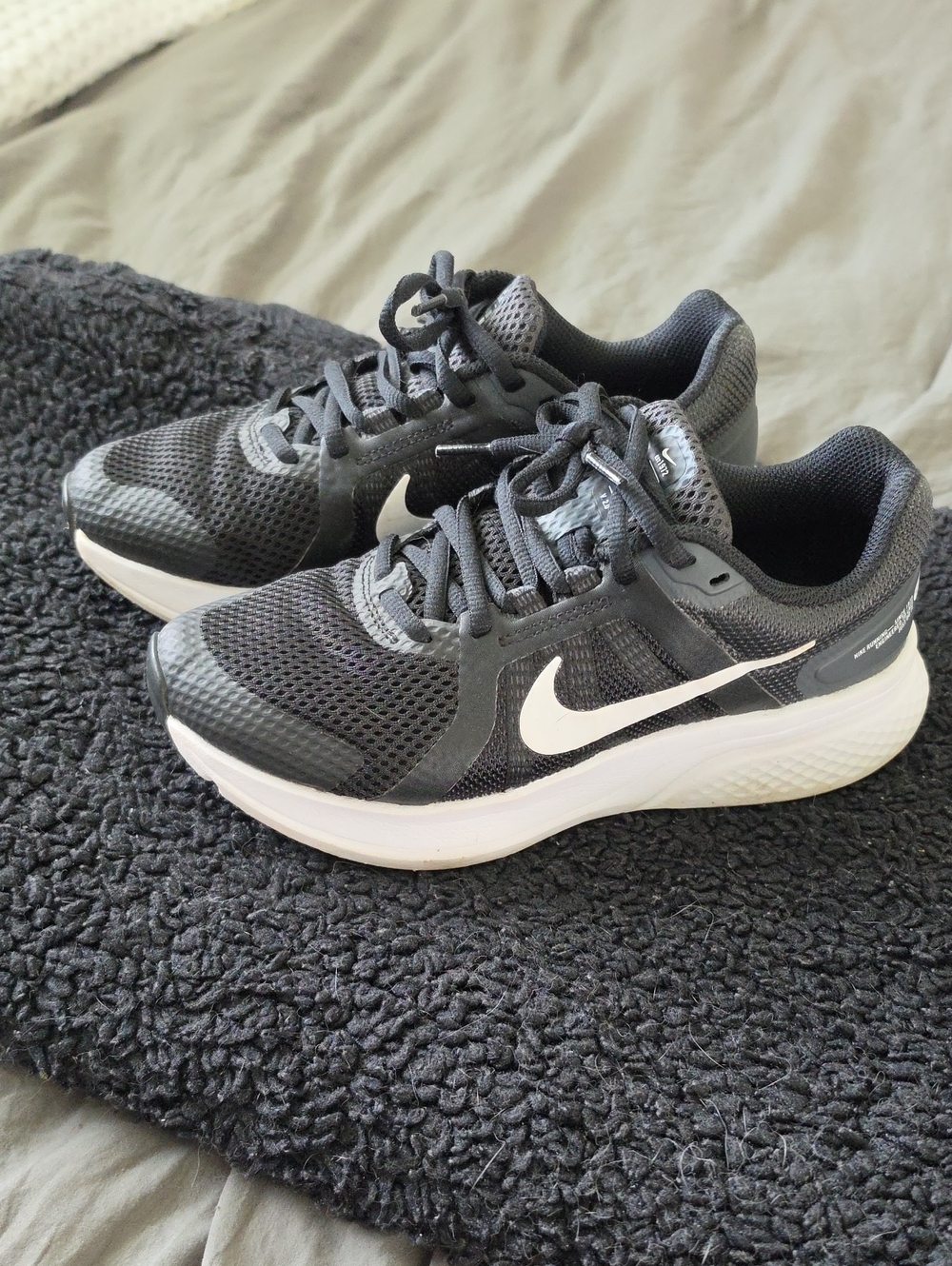 Nike Black and White Mesh Running Sneakers